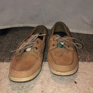 Plaid Sperry’s! Size 6.5
